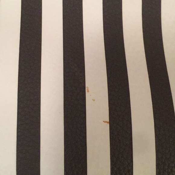 - Henri Bendel vegan leather tote - Picture 6 of 10